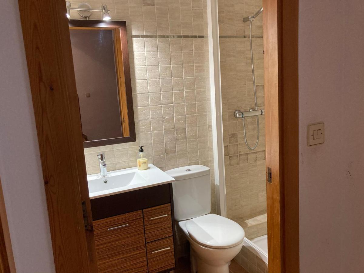Chalet Adosado En Urbanizacion Con Precioso Jardin دينايا المظهر الخارجي الصورة